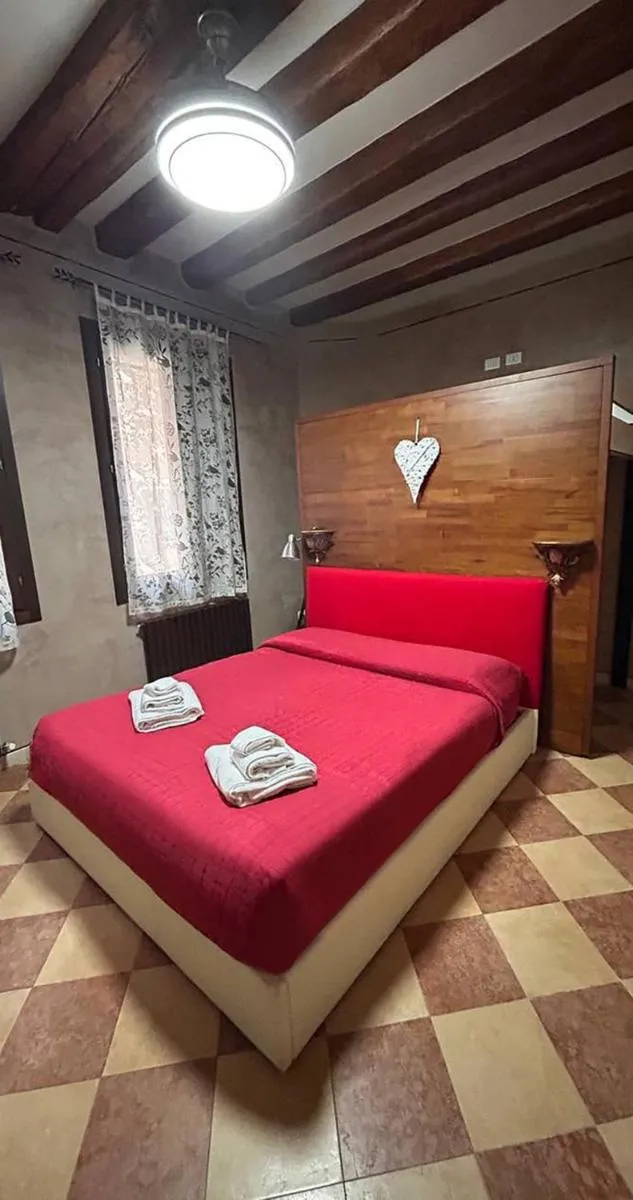 Image 3 of Campiello Tron