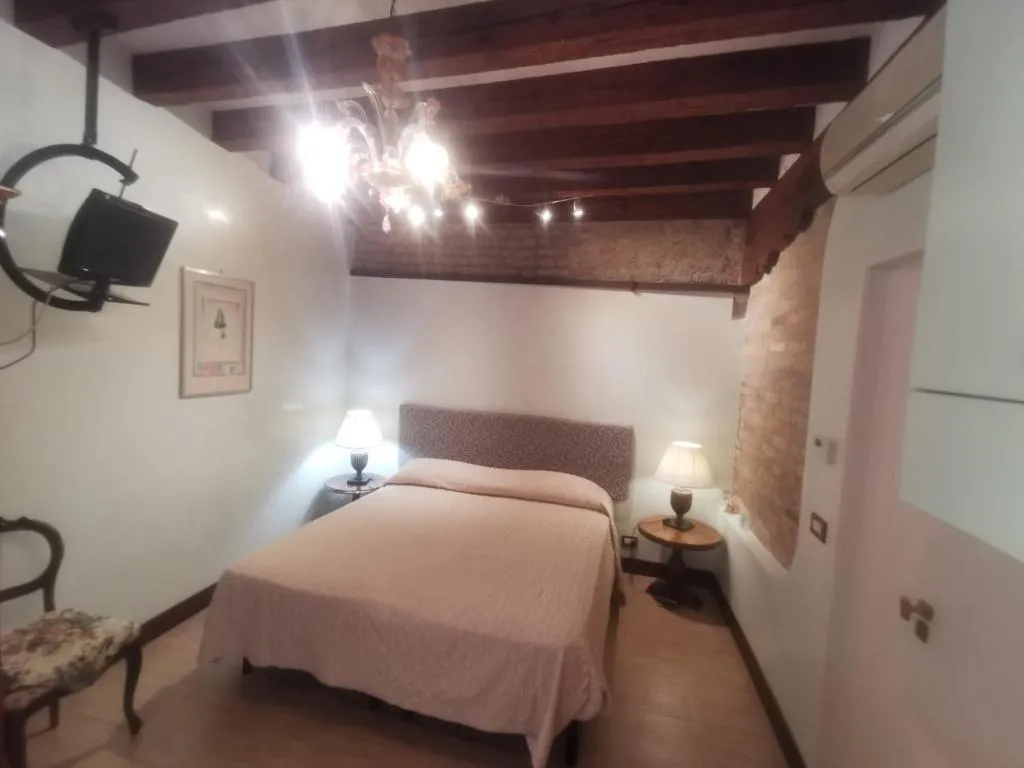 Image of Canal View Studio Flat