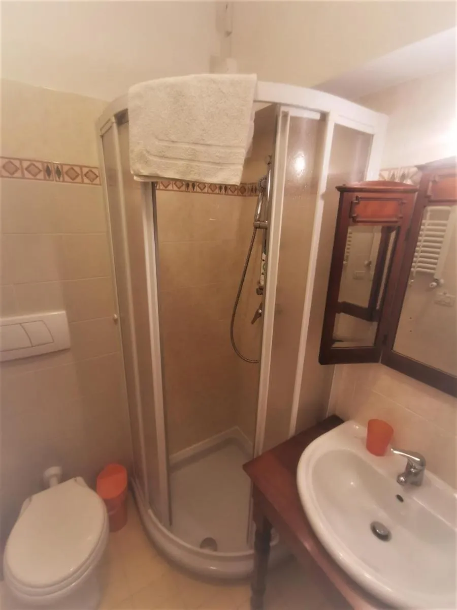 Image 4 of Canal View Studio Flat