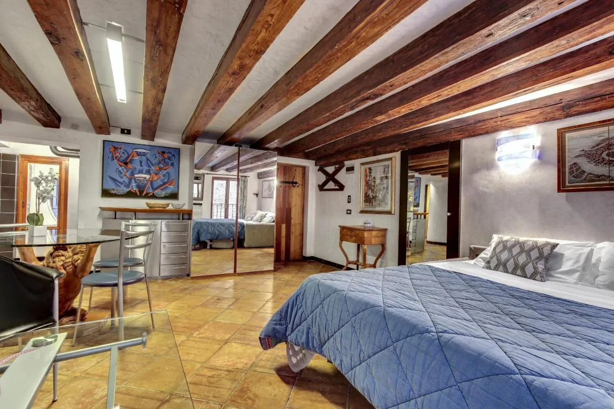Image 1 of Canal View Suite in Rialto by Wonderful Italy