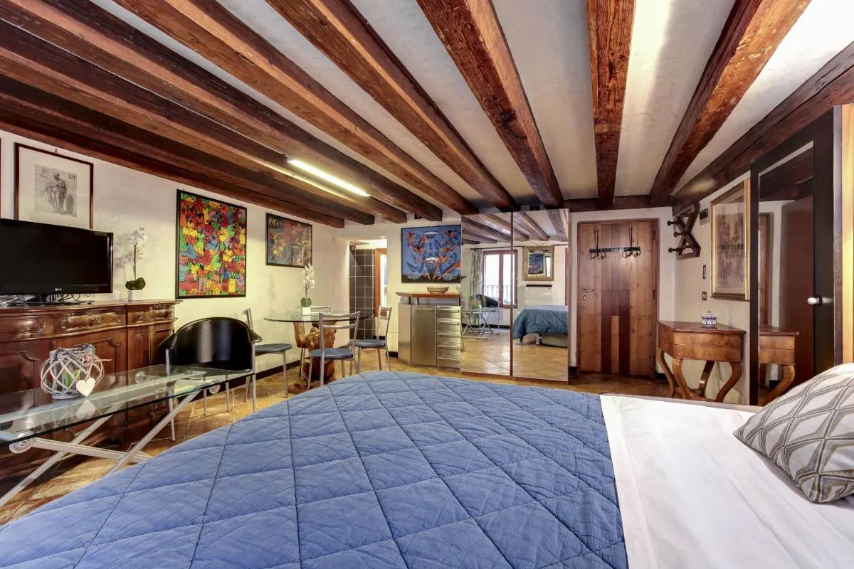 Image 4 of Canal View Suite in Rialto by Wonderful Italy