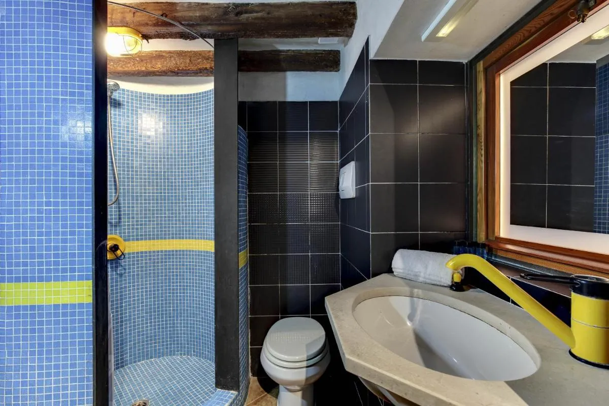 Image 2 of Canal View Suite in Rialto by Wonderful Italy