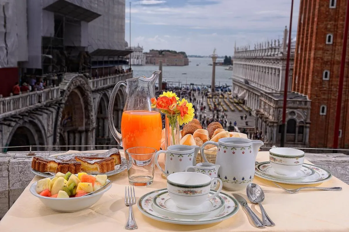Image 3 of Canaletto Luxury Suites – San Marco Luxury