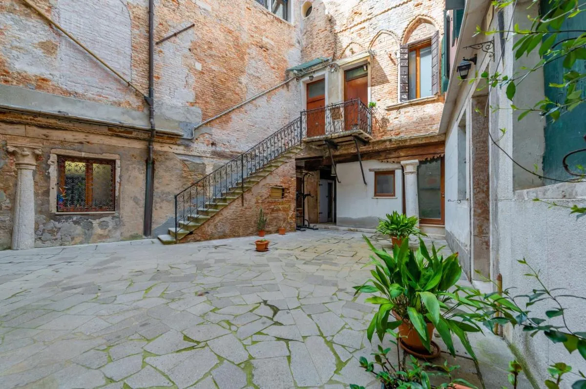 Image 5 of Cannaregio Romantic View Apartment