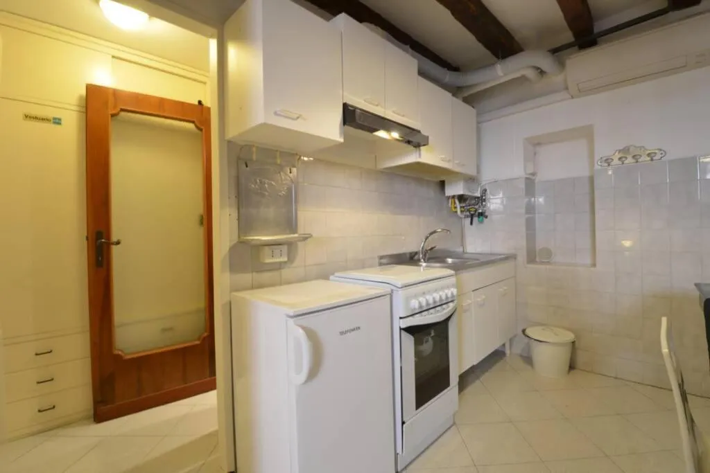 Image 2 of Carlo’s Studio by Venicevillas