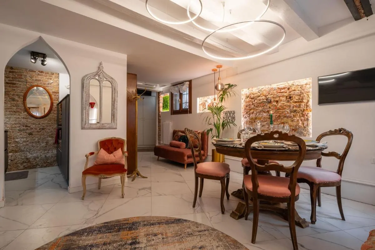 Image 4 of Casa al Ponte Scudi – 4 Windows on the Canal