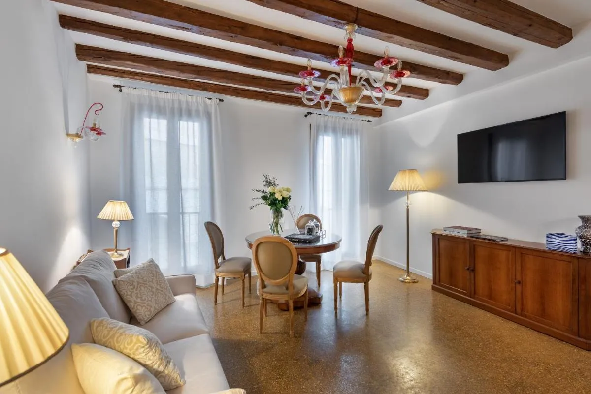 Image 4 of Casanova Fenice – Canal View