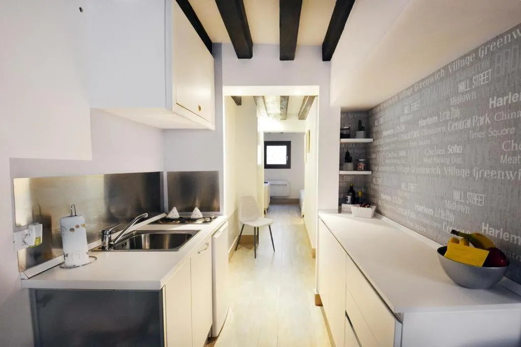 Image 2 of Casanova Flat