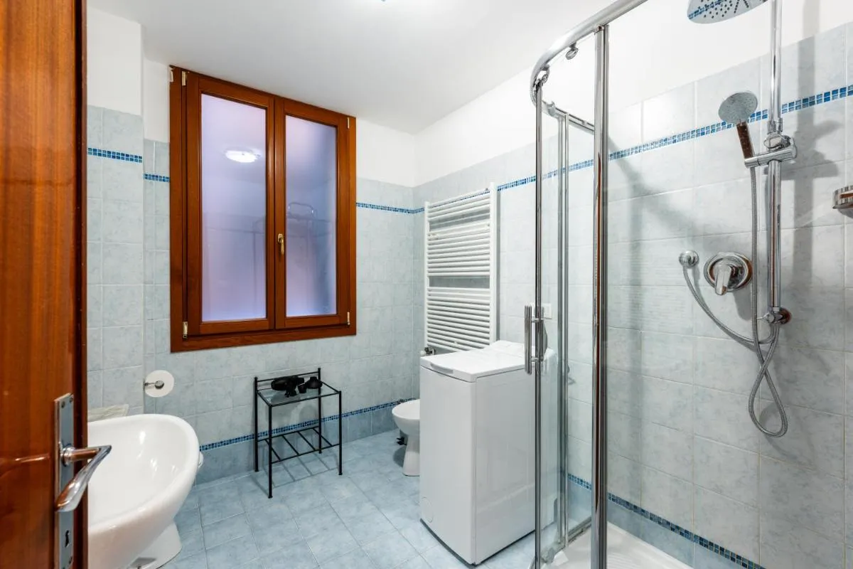 Image 2 of Castello 6386 canal view