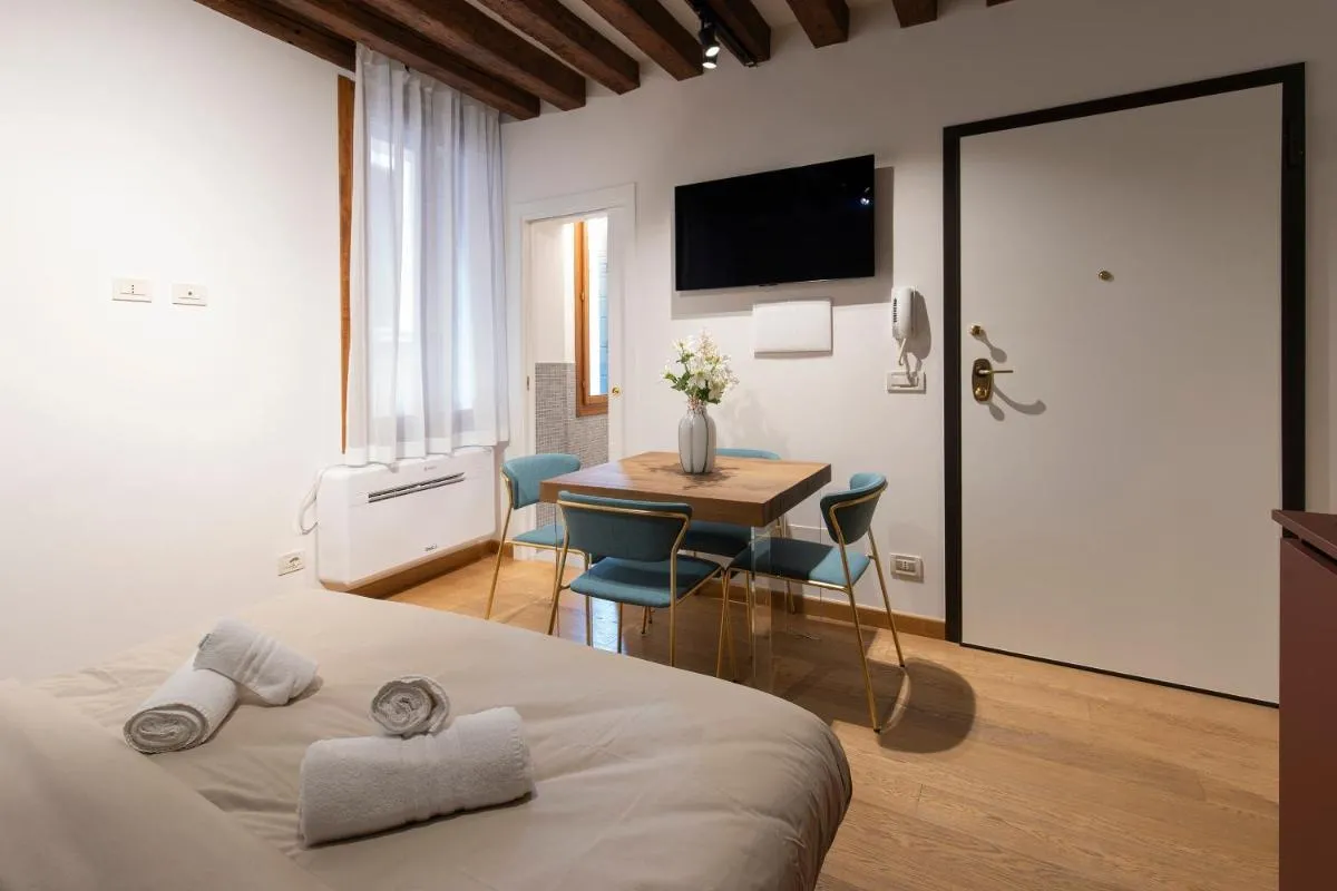 Image 4 of Cavalletto Suite