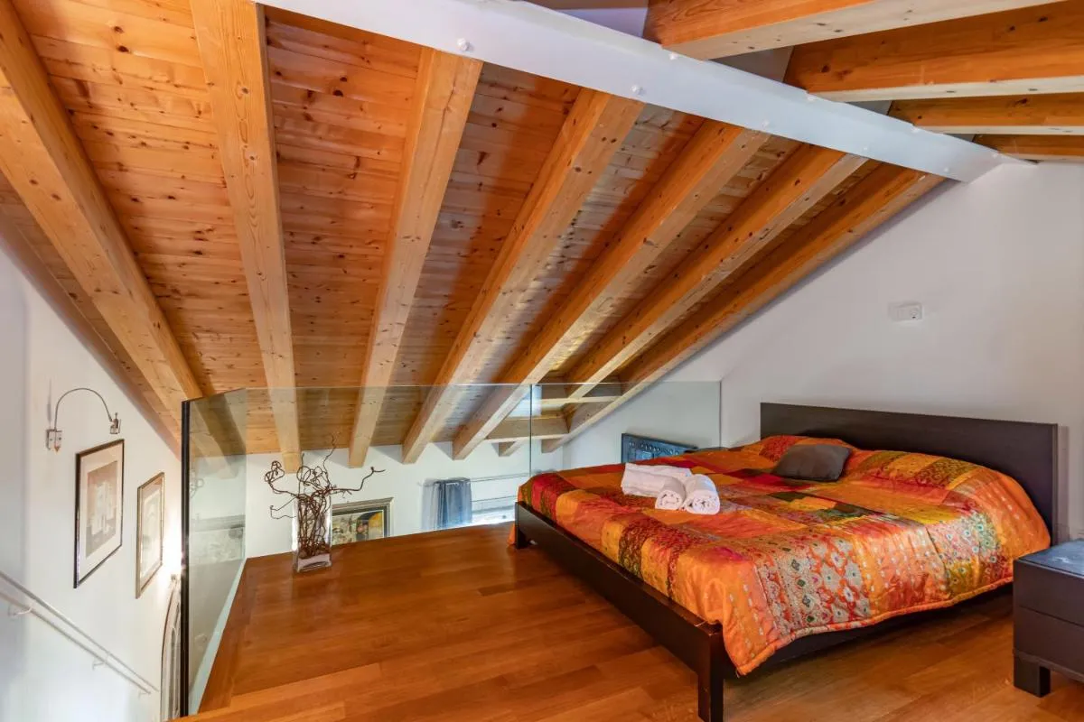 Image 1 of Charming Apartment in Venice!