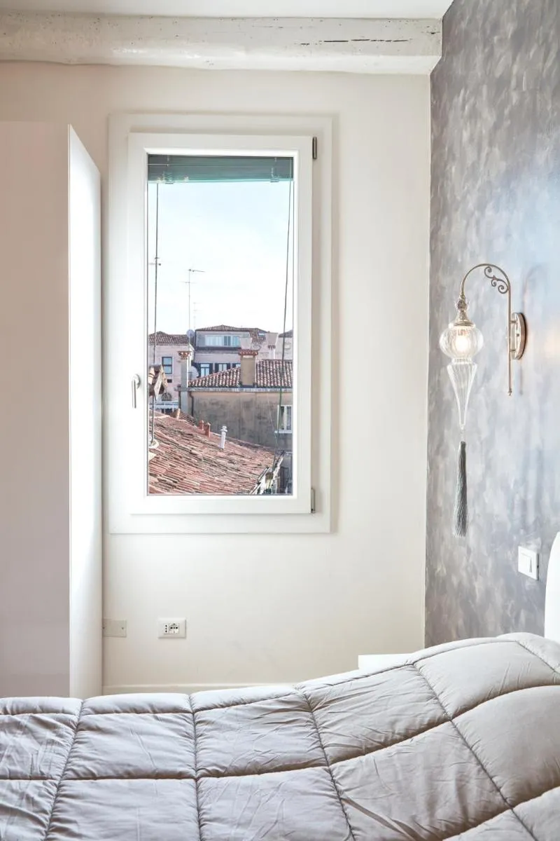 Image 3 of Classy Venice