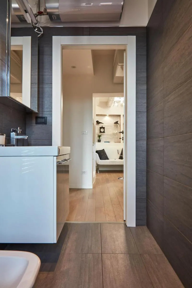 Image 6 of Classy Venice