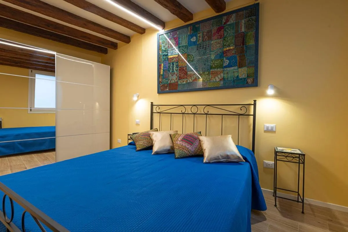 Image 1 of DELUXE DOUBLE ROOM in VENICE CENTRE