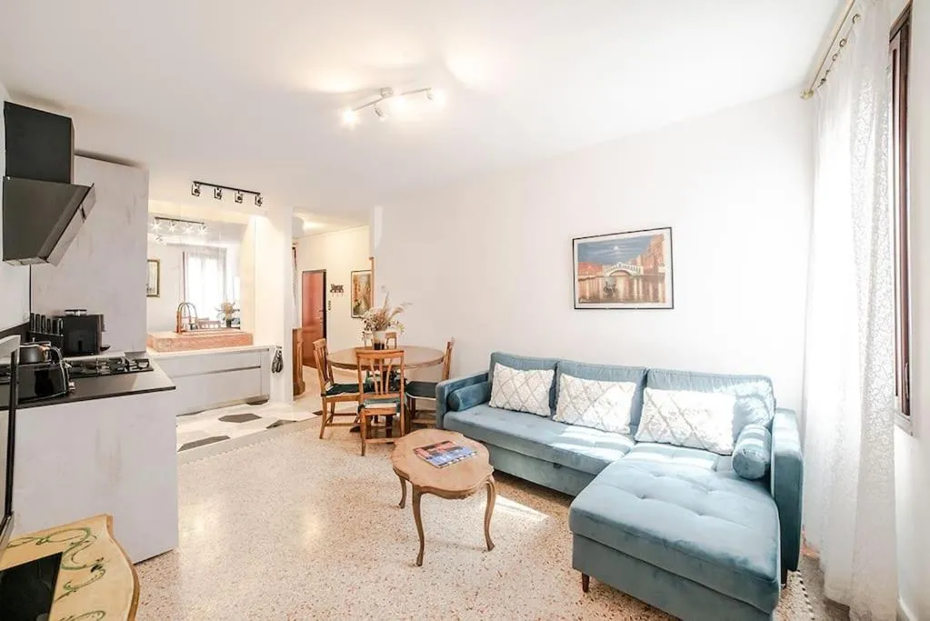 Image 4 of Delightful Apartment at 5 mins from Rialto Bridge