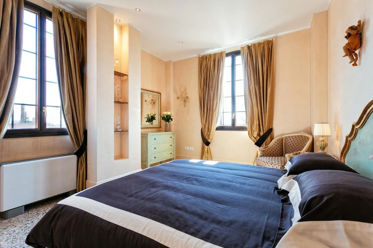 Image 1 of Deluxe Apartments Lagoon View