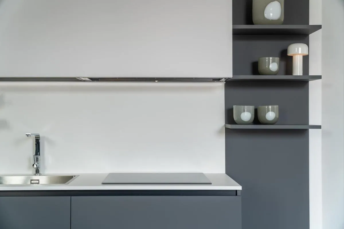 Image 2 of Design Apartment with Balcony on the Grand Canal R&R