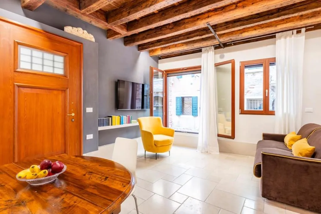 Image of Dream’s door with canal view in Venice