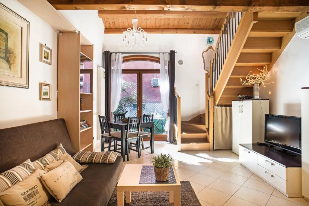 Image of Duplex at the entrance to Venice 2 bathroom and terrace