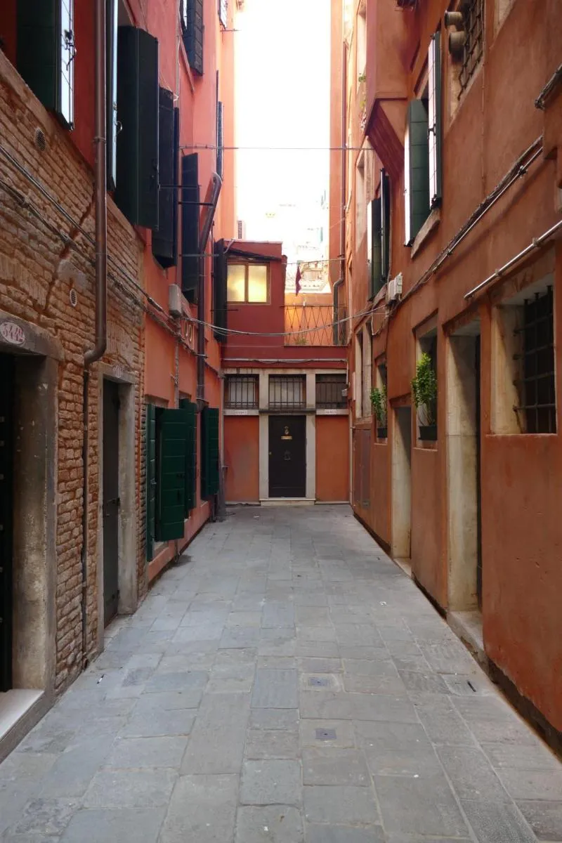 Image 5 of Ecco Suites Apartments