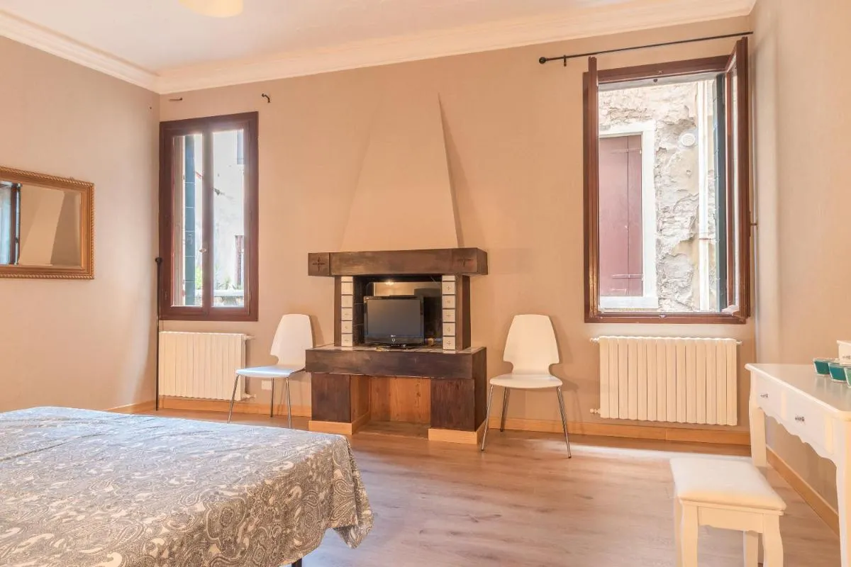 Image 1 of Family Colours close to @Rialto Mercato