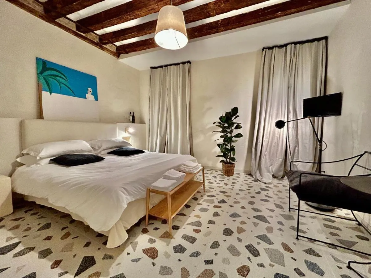 Image 5 of Farini Suites wi-fi