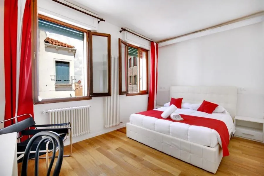 Image 6 of Fenix La Bohéme