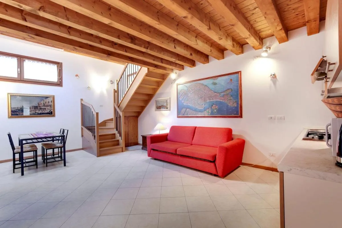 Image 1 of Ferienwohnung Auf Zwei Ebenen Mitten In Venedig