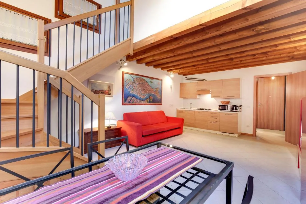 Image 2 of Ferienwohnung Auf Zwei Ebenen Mitten In Venedig