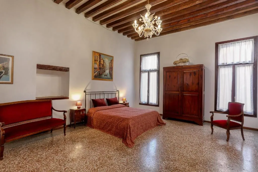 Image of Flat with canal view near San Marco