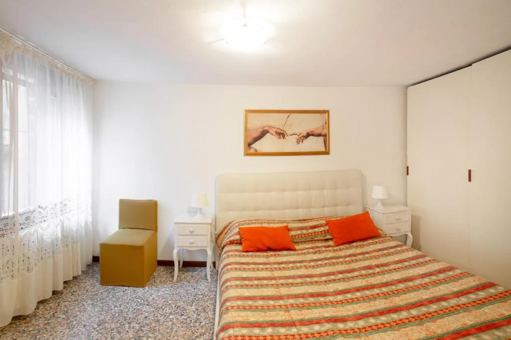 Image of Frari 2 by Venicevillas