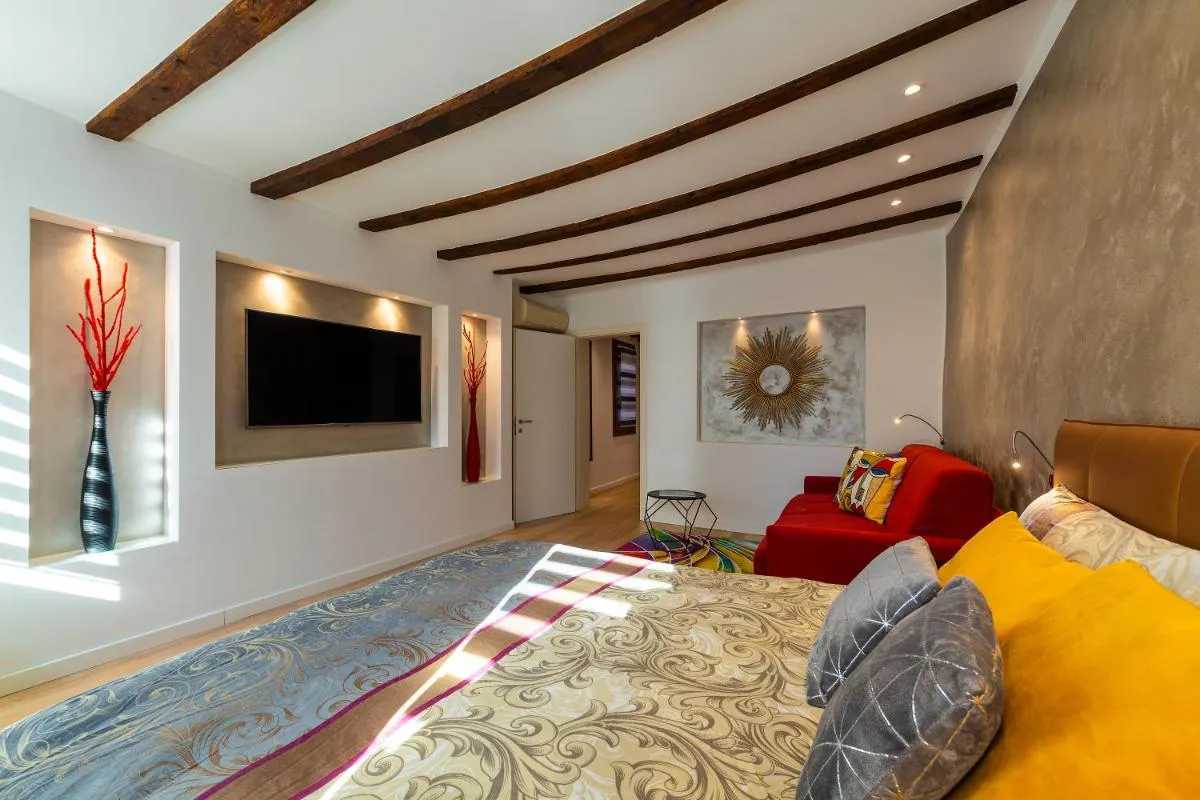 Image 6 of GDhouse 806