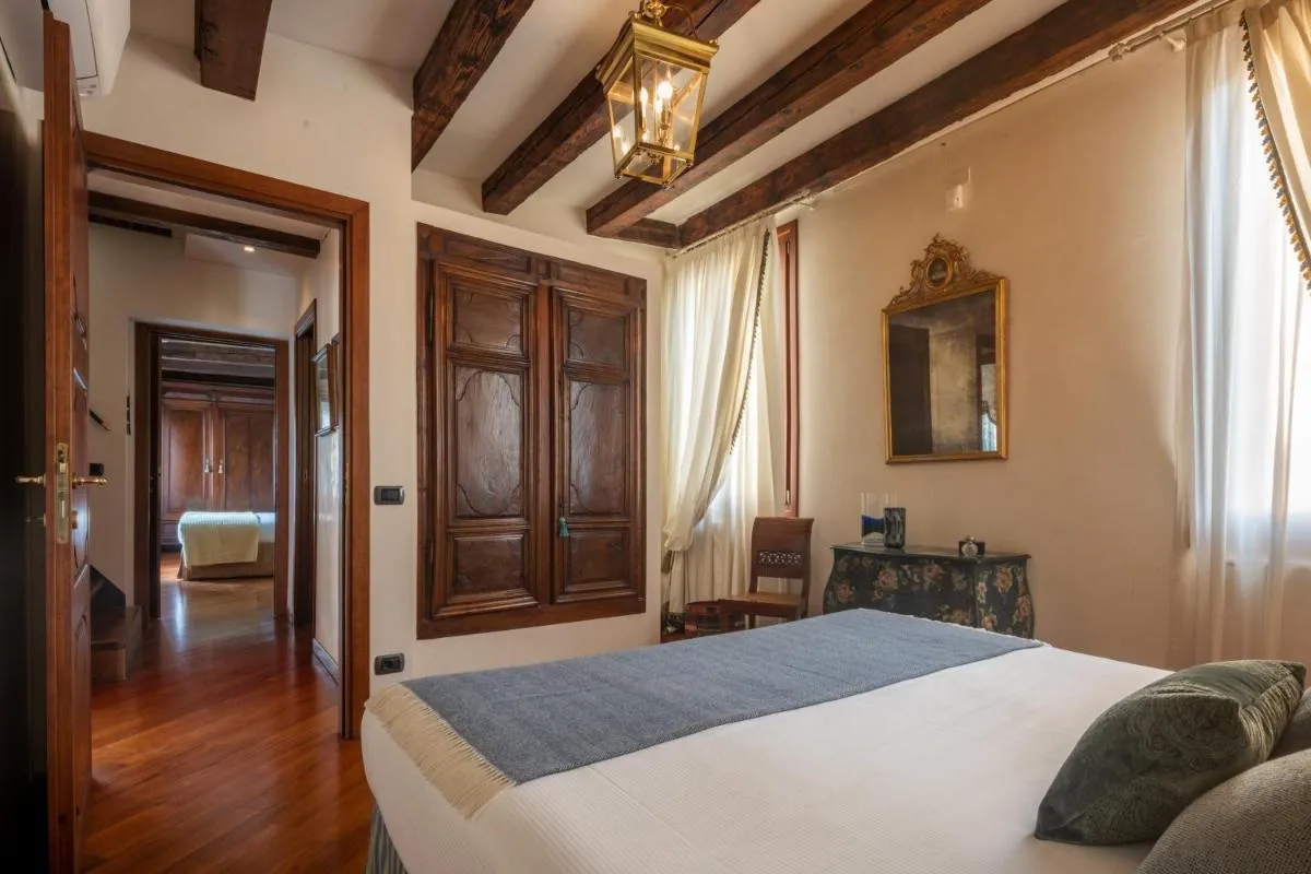 Image 6 of Garden Mansion with Private Mooring R&R