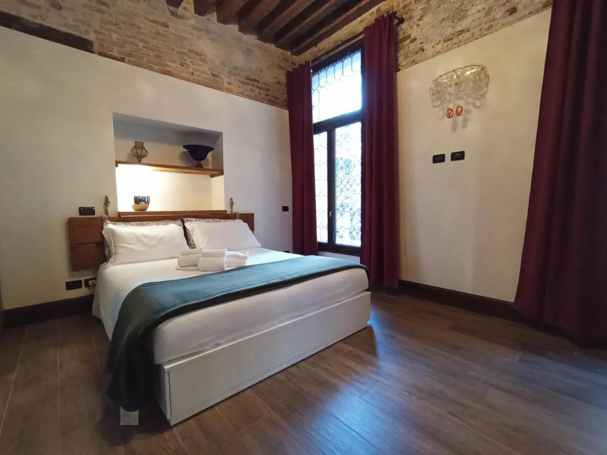 Image 6 of Gradenigo Apartments 767