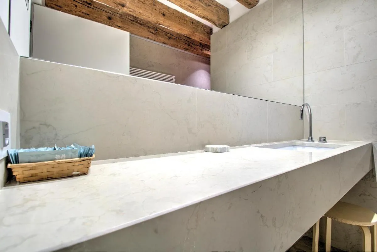 Image 6 of GrandCanal-Red