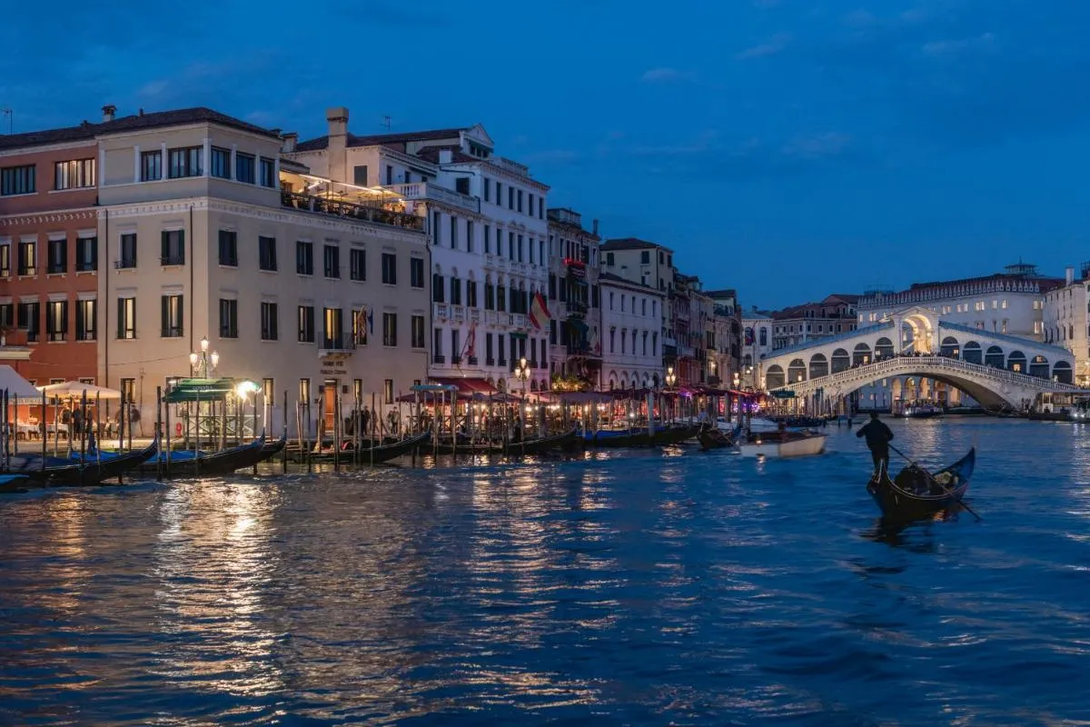 Image 2 of H10 Palazzo Canova