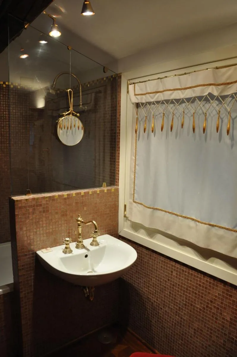 Image 3 of Henry’s Heaven Apartment