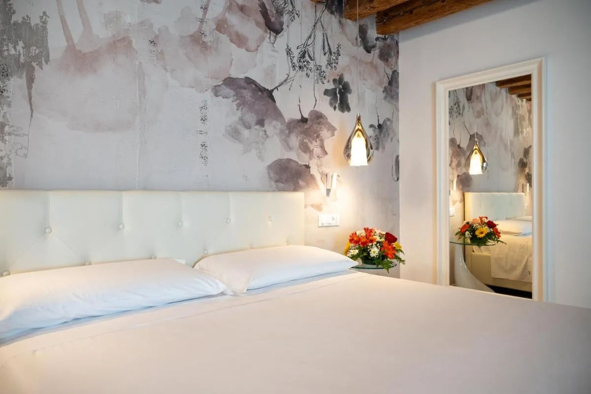 Image 5 of Hermes Venice