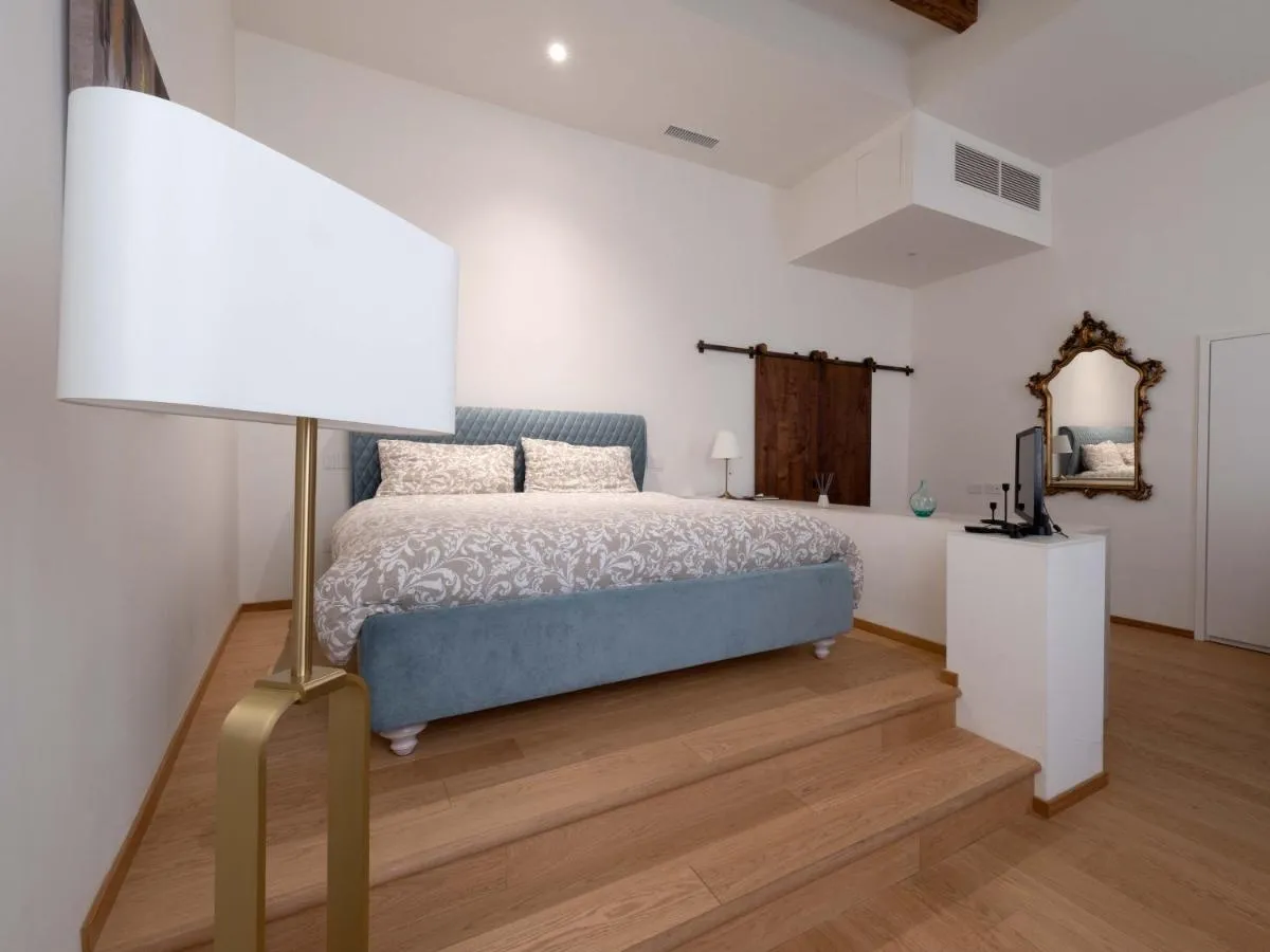 Image 1 of Home Venice Apartments – Rialto 4