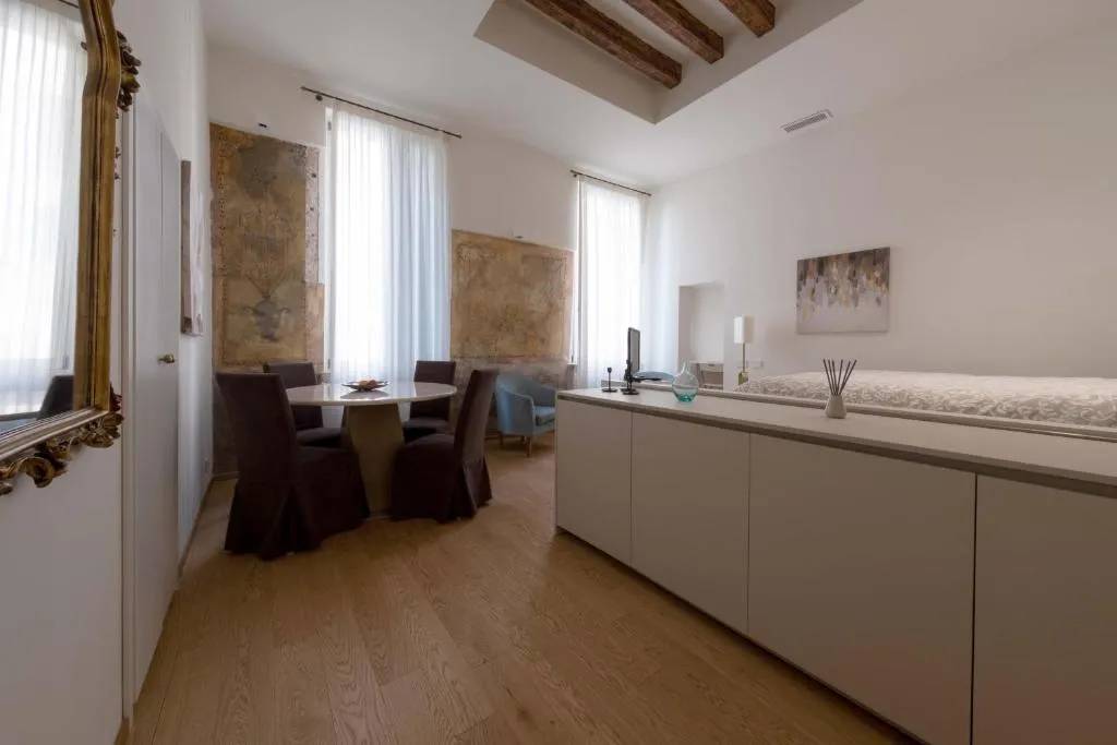 Image of Home Venice Apartments – Rialto 4