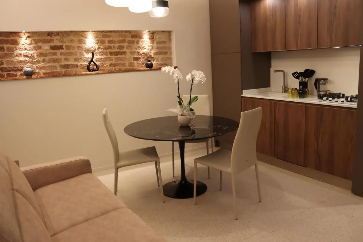 Image 2 of Honeymoon Venice