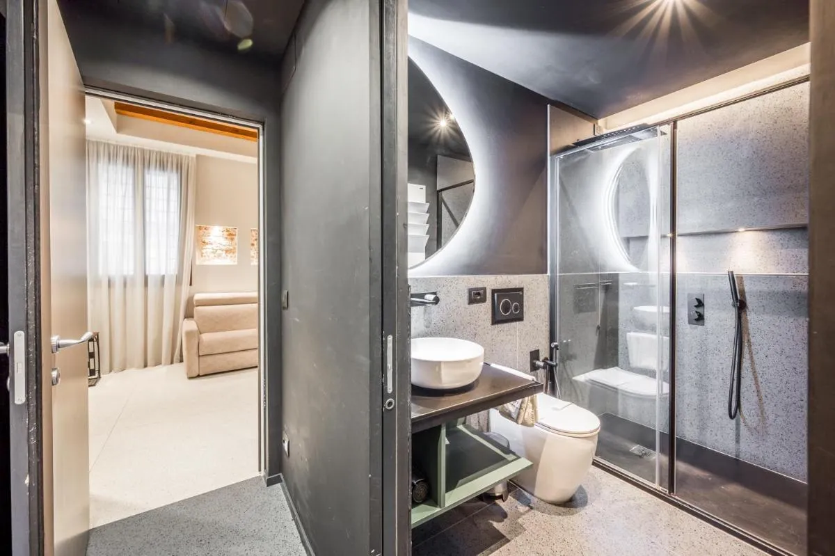 Image 1 of Honeymoon Venice