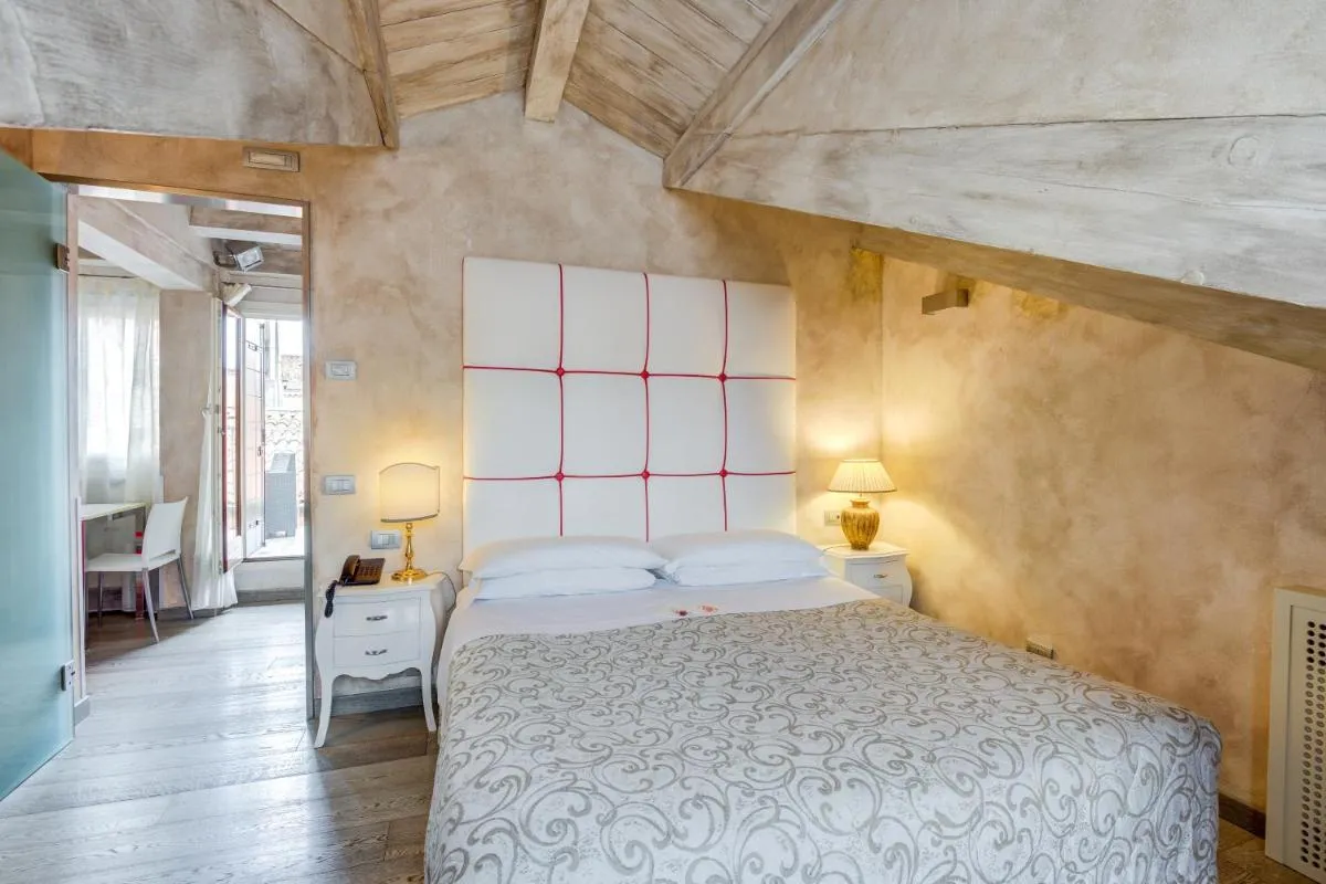 Image 1 of Hotel Antiche Figure