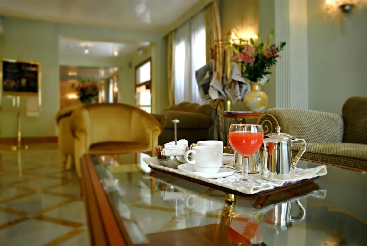 Image 3 of Hotel Carlton Capri