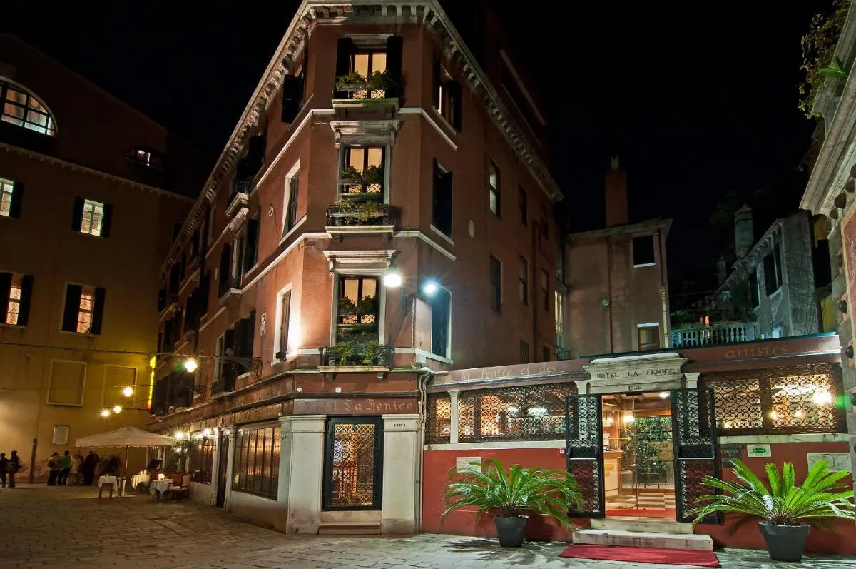 Image 2 of Hotel La Fenice et Des Artistes