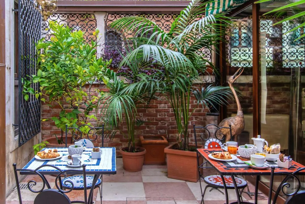 Image 6 of Hotel La Fenice et Des Artistes