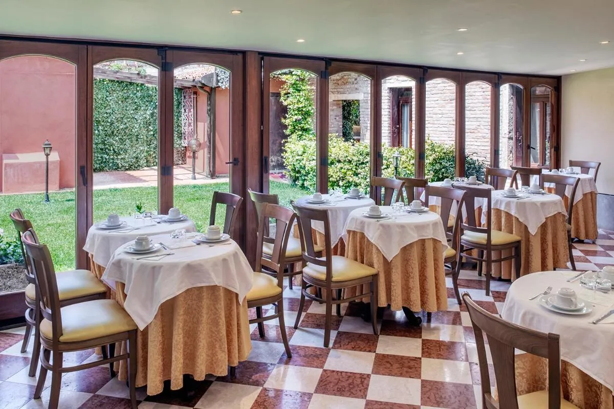 Image 3 of Hotel Pausania