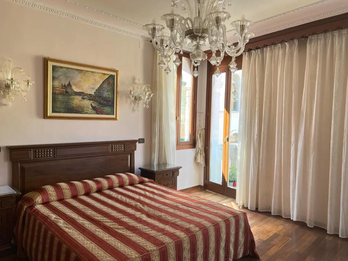 Image 4 of Hotel San Luca Venezia