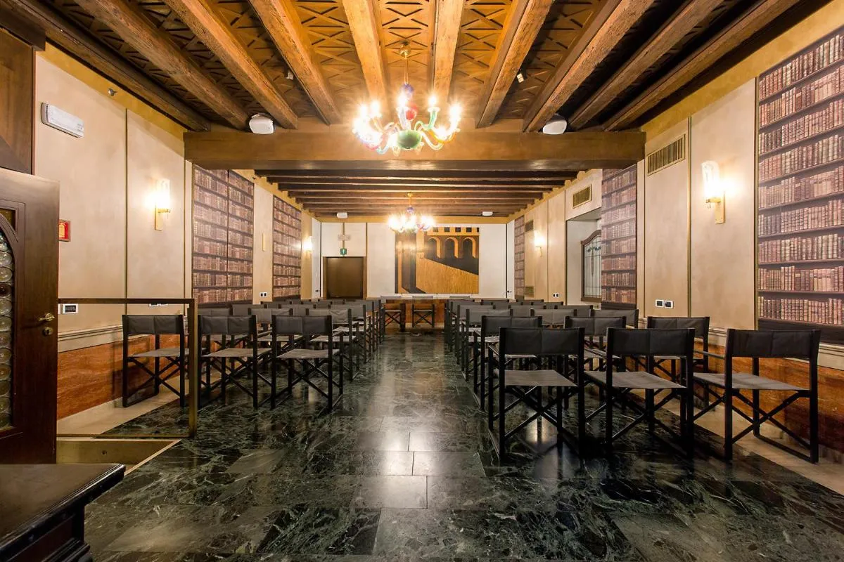 Image 6 of Hotel Saturnia & International