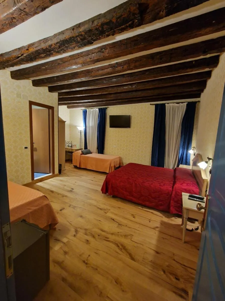 Image 1 of Hotel Tintoretto